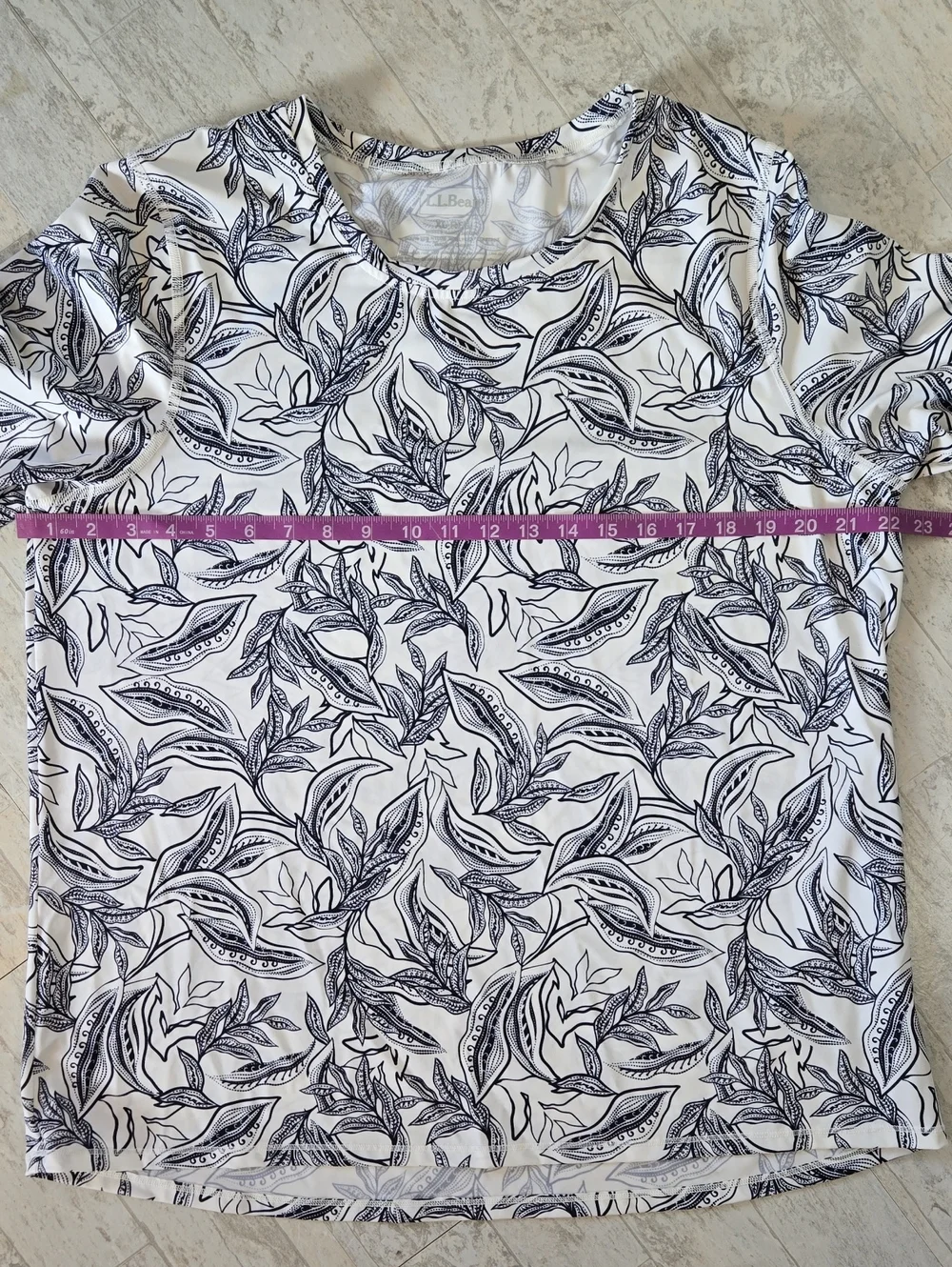 L.L. Bean XL Women’s Long Sleeve Sun Shirt Rash Guard Leaf Print Blue White - Picture 3 of 5